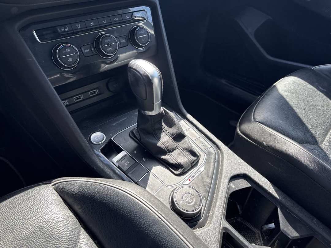 2018 Volkswagen Tiguan HIGHLINE - Image 3