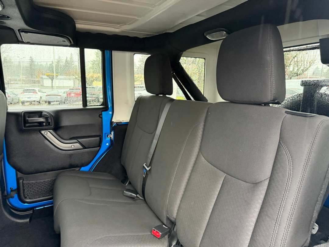 2016 Jeep Wrangler Unlimited Sport - Image 28