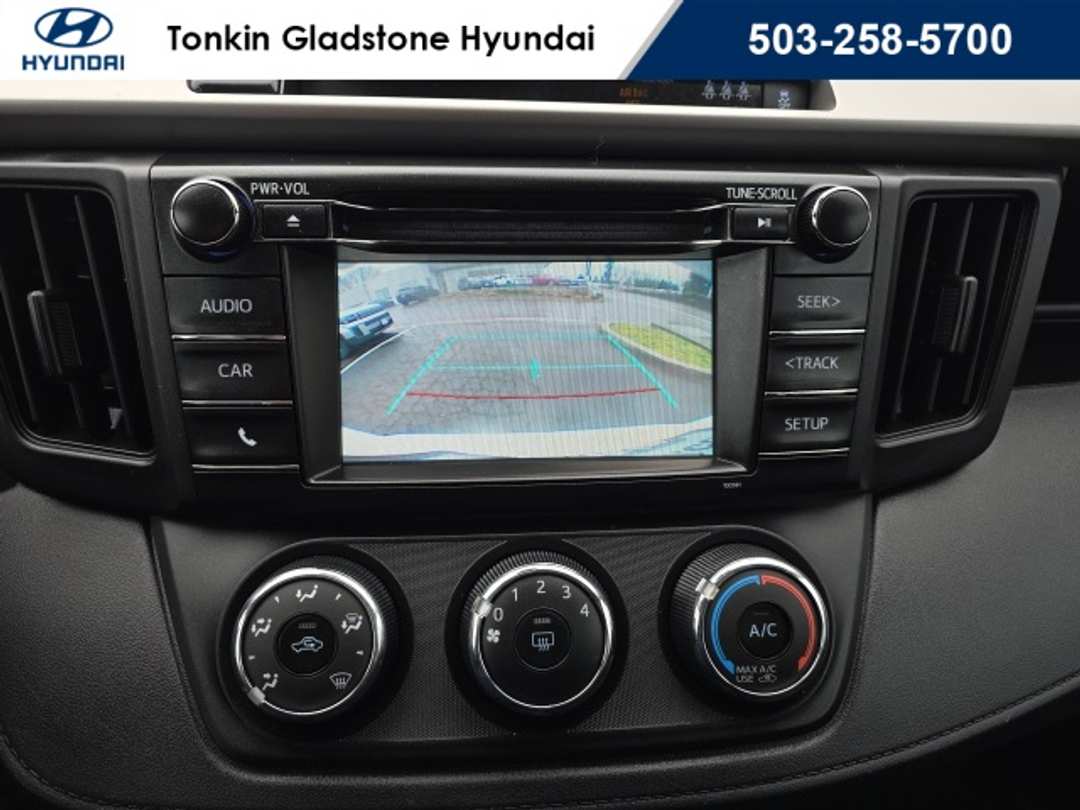 2017 Toyota Rav4 LE - Image 17