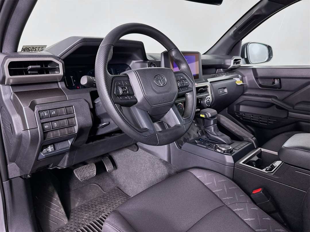 2025 Toyota Tacoma SR5 - Image 9