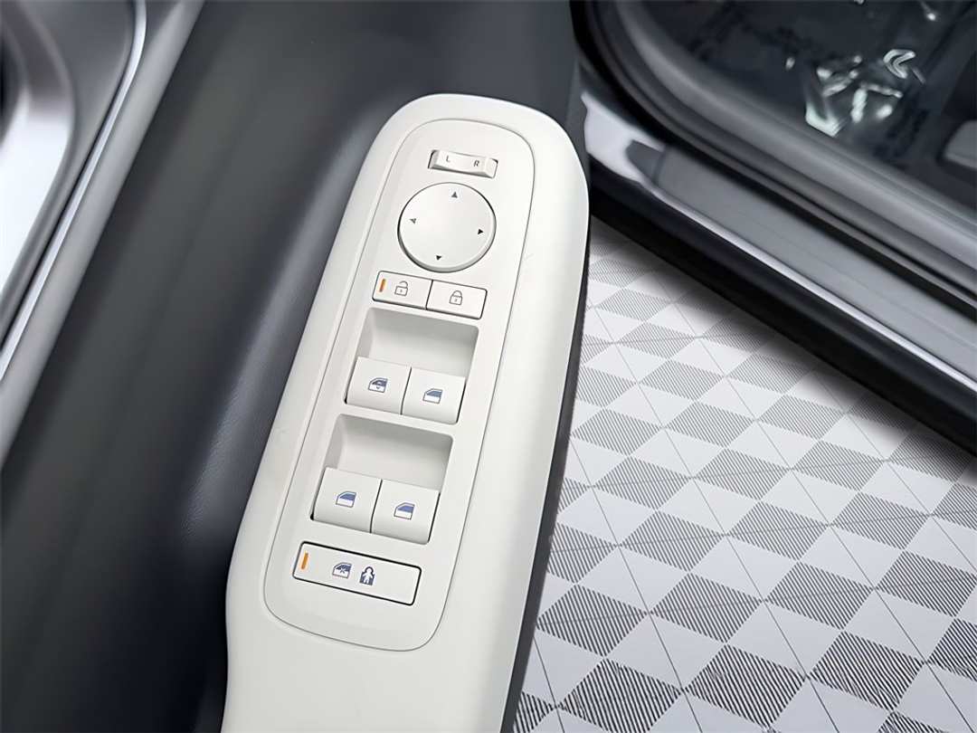 2026 Hyundai Santa Fe SE - Image 12