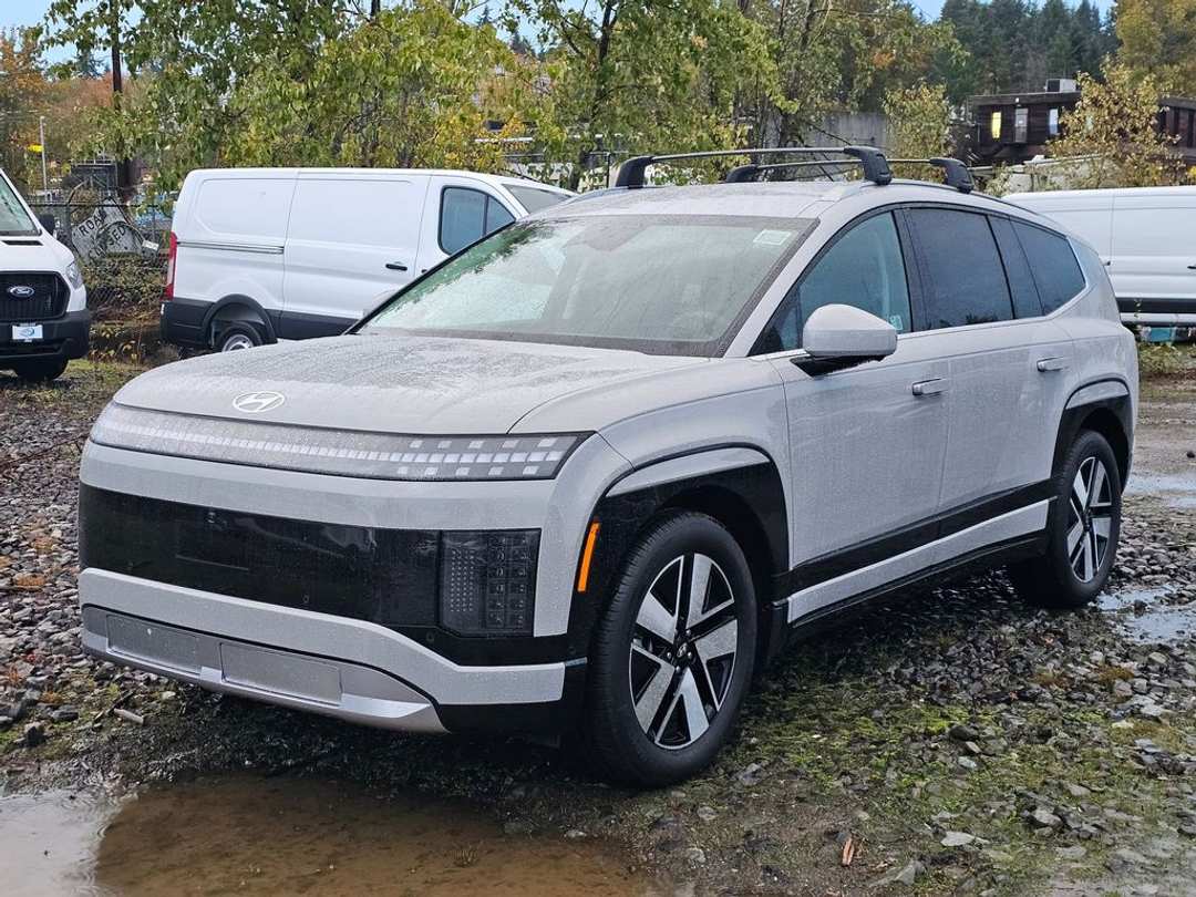 2026 Hyundai Ioniq 9 SEL - Image 3