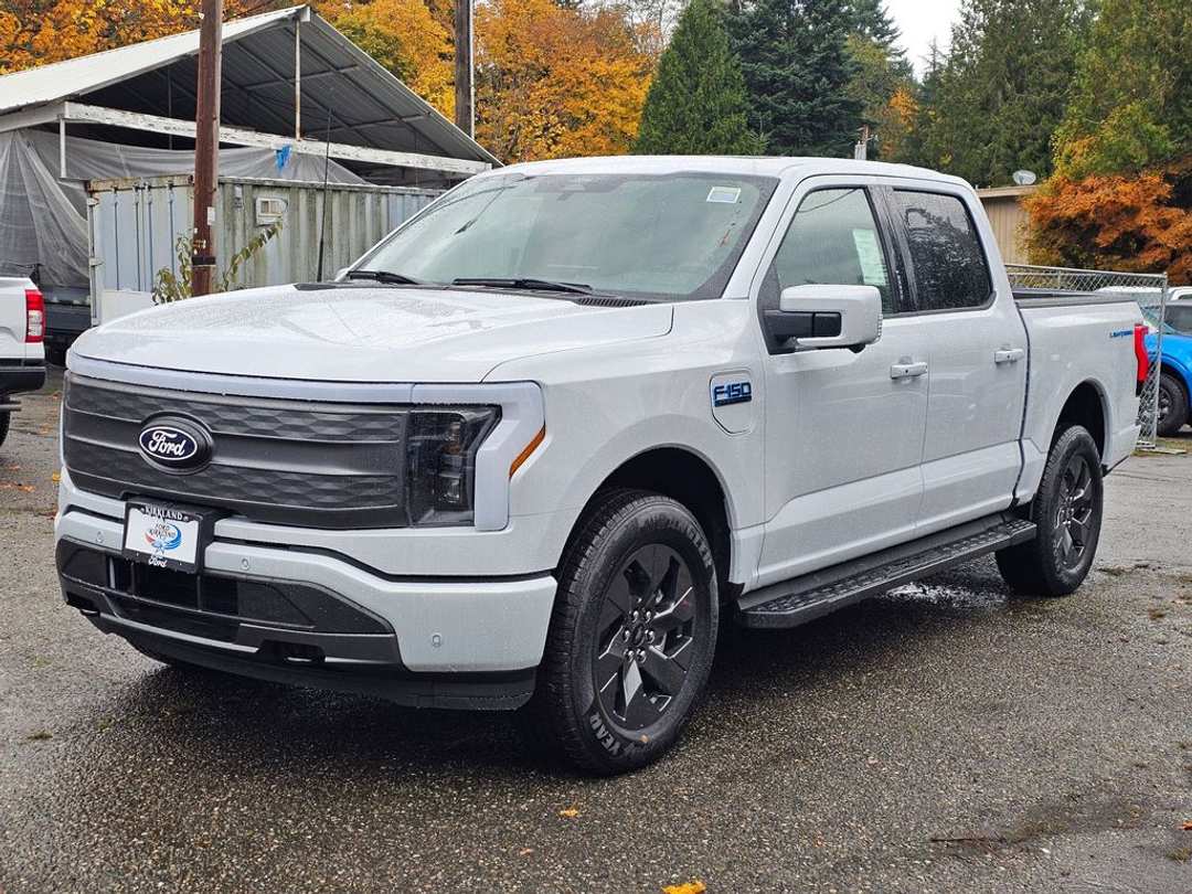 2025 Ford F-150 Lightning Lariat - Image 3