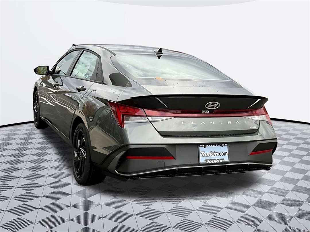 2026 Hyundai Elantra SEL Sport - Image 5