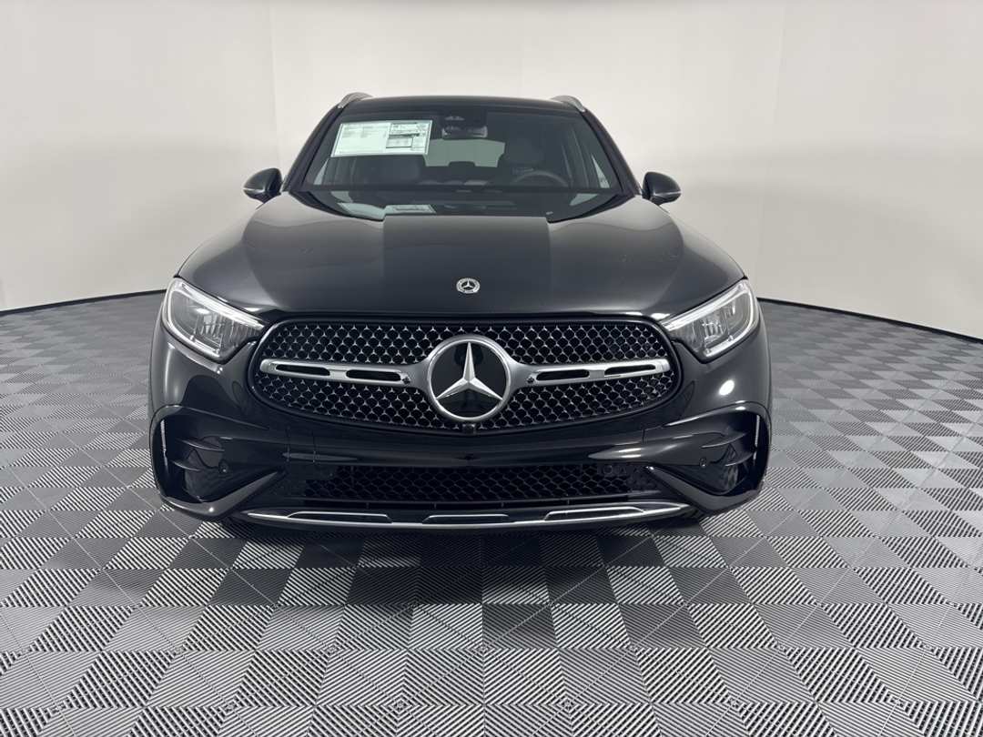 2026 Mercedes-Benz GLC 300 - Image 2