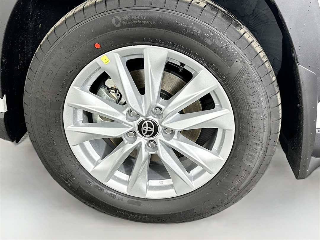 2026 Toyota Corolla Cross LE - Image 31