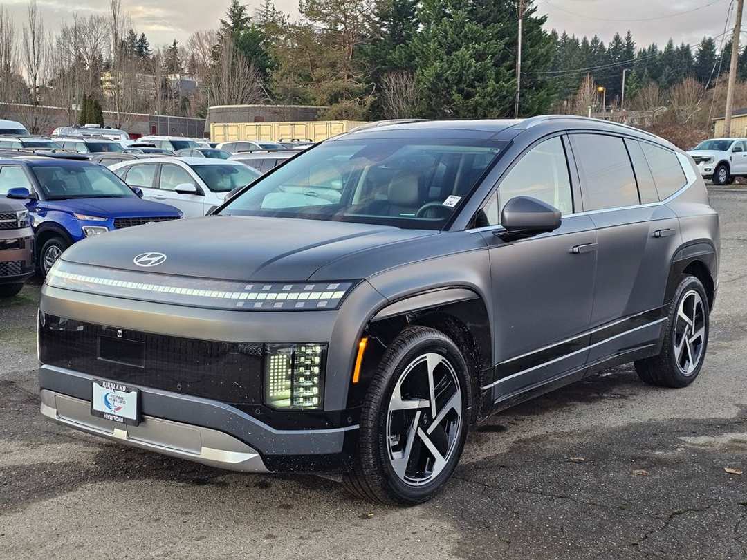 2026 Hyundai Ioniq 9 Performance Limited - Image 3