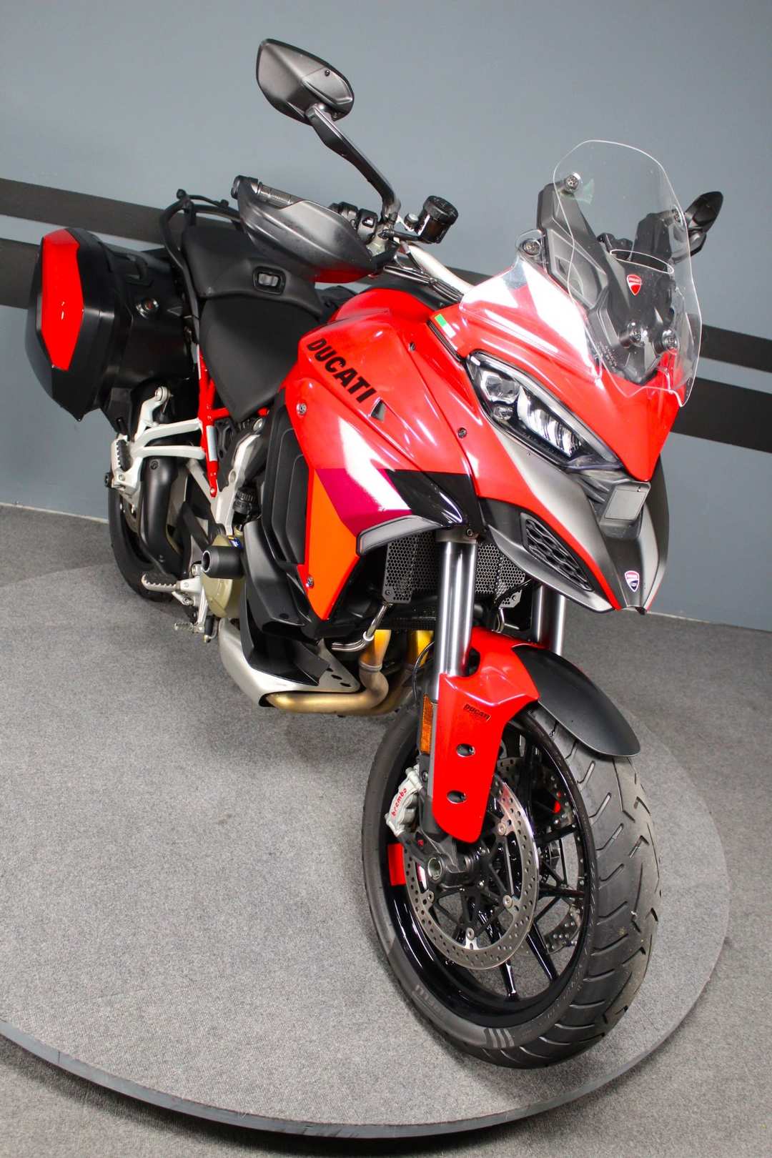 2022 Ducati Multistrada V4 S Travel & Radar - Image 2