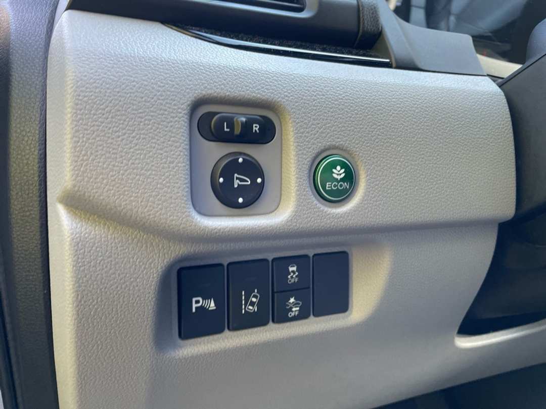 2017 Honda Pilot Touring - Image 11