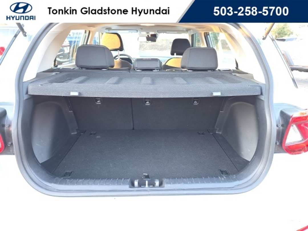2025 Hyundai Venue SEL - Image 23