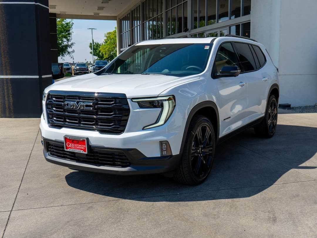 2026 GMC Acadia Elevation - Image 3