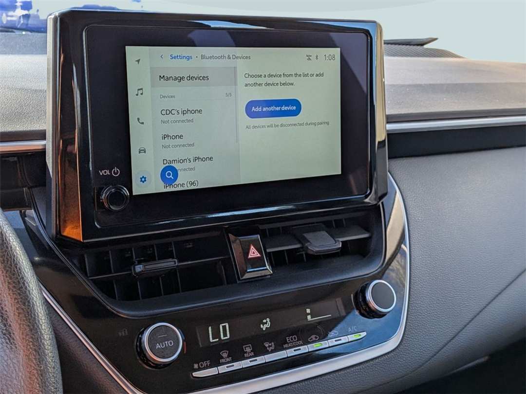 2025 Toyota Corolla LE - Image 18