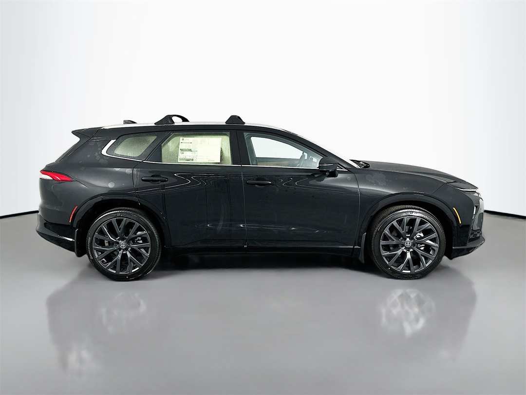 2026 Toyota Crown Signia Limited - Image 8