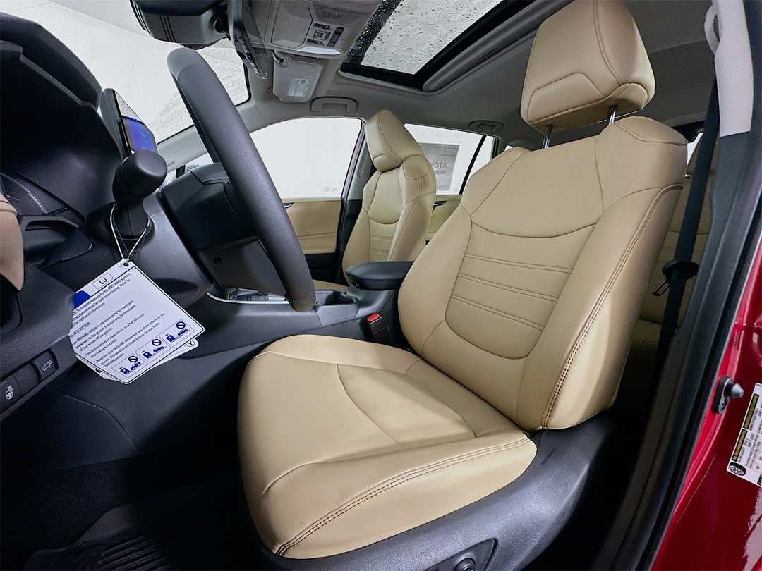 2025 Toyota Rav4 XLE Premium - Image 21