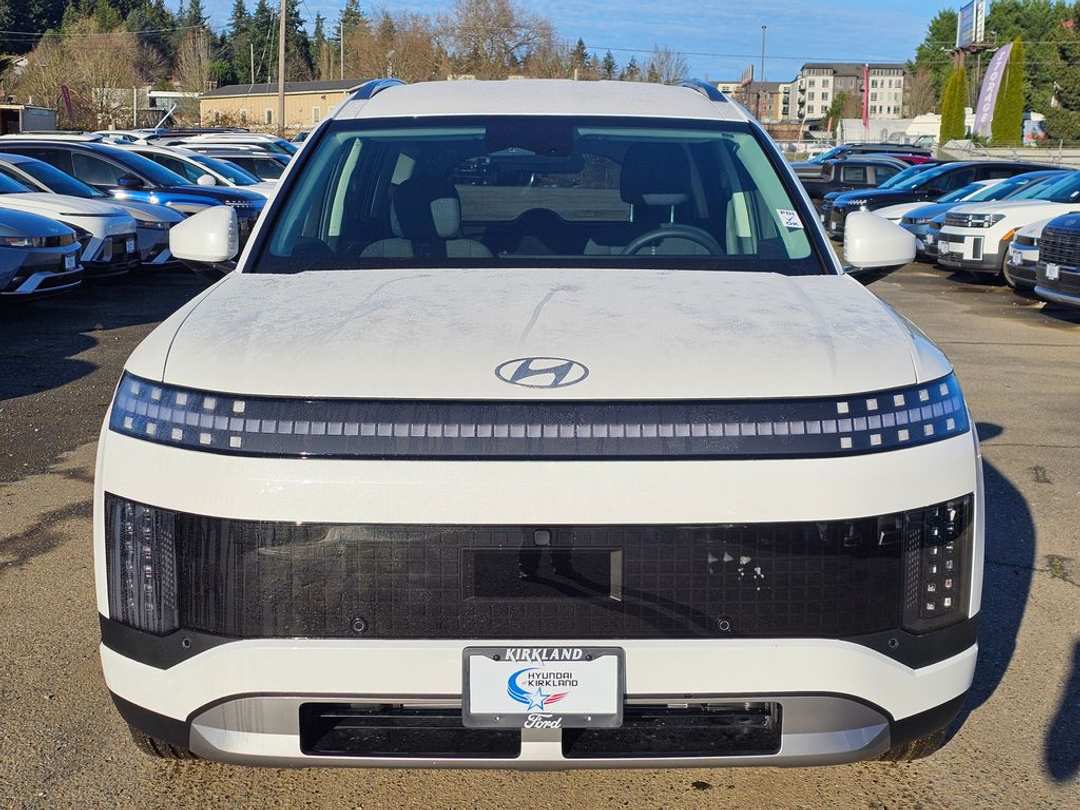 2026 Hyundai Ioniq 9 SE - Image 2