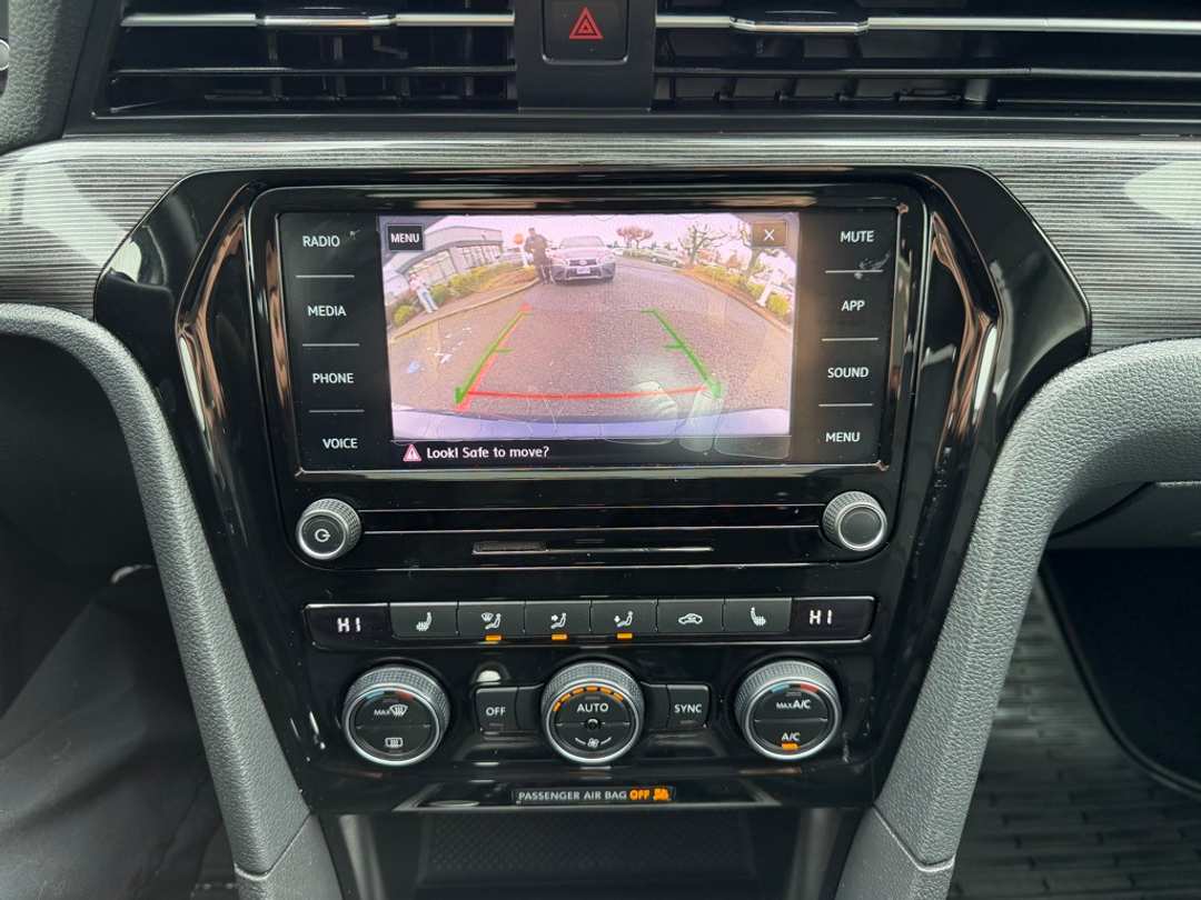 2020 Volkswagen Passat 2.0T RLine - Image 24