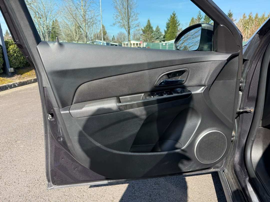 2014 Chevrolet Cruze 1LT - Image 16