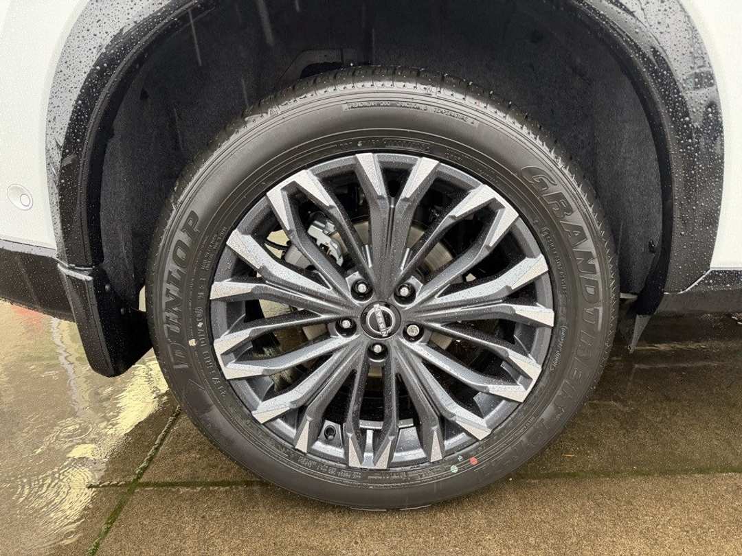 2026 Nissan Rogue Platinum - Image 10