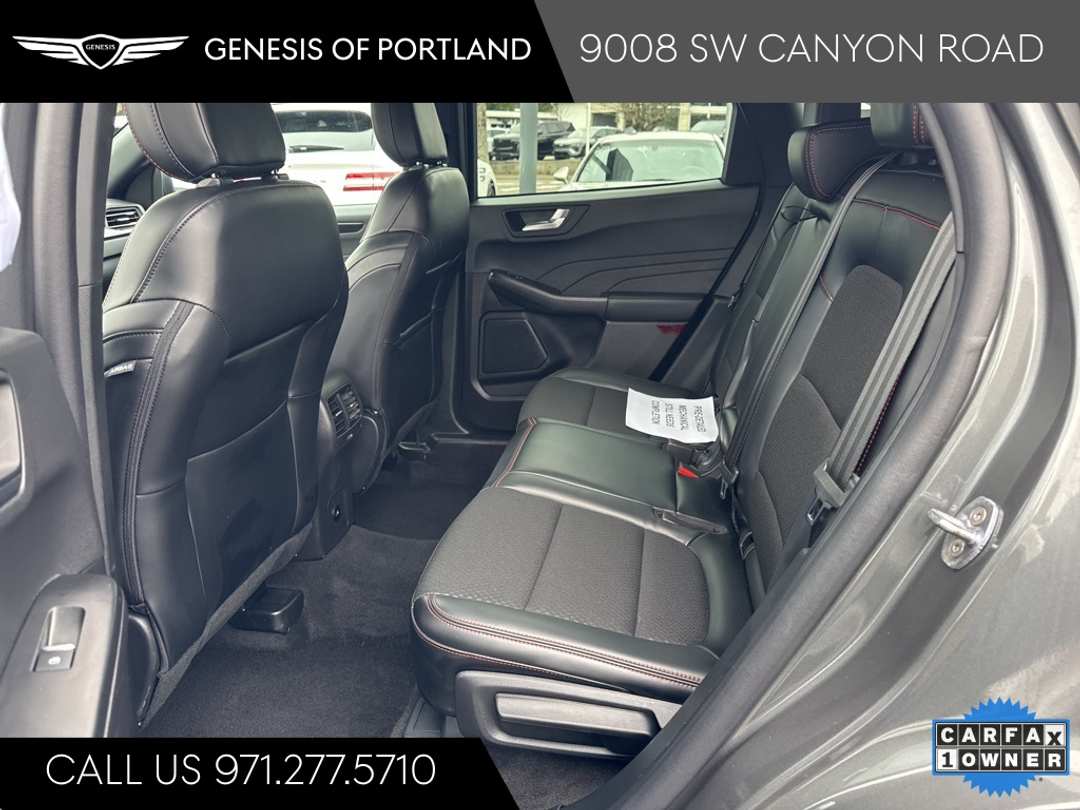 2025 Ford Escape STLine - Image 33