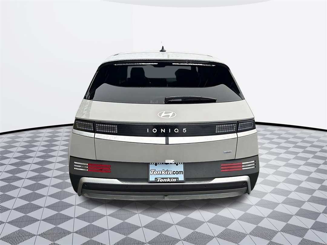 2026 Hyundai Ioniq 5 SEL - Image 4