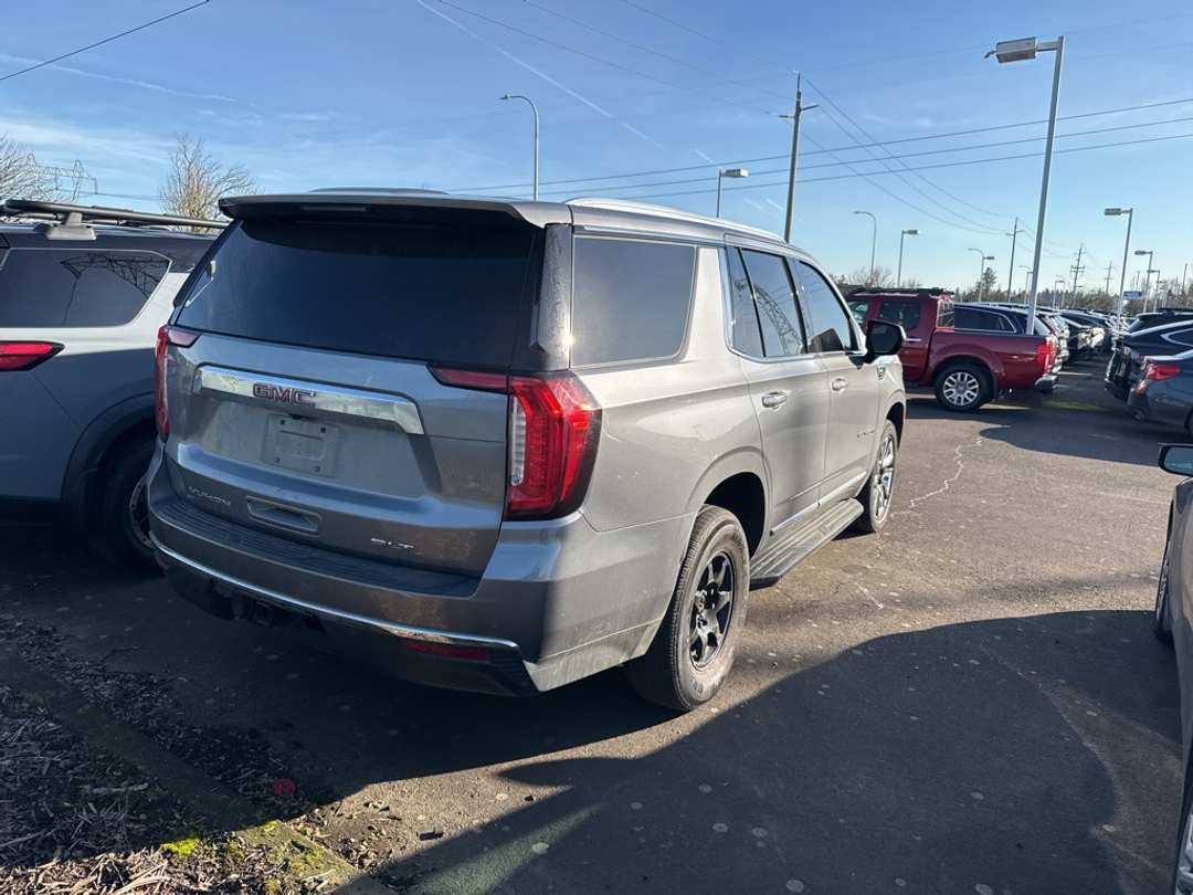 2021 GMC Yukon SLT - Image 4