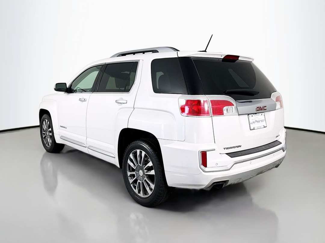 2017 GMC Terrain Denali - Image 3