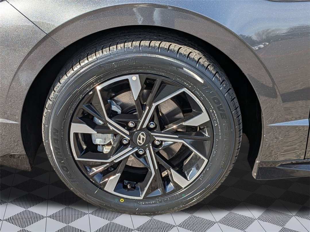 2025 Hyundai Sonata SEL - Image 35