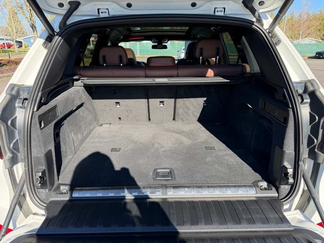 2023 BMW X5 xDrive45e - Image 11