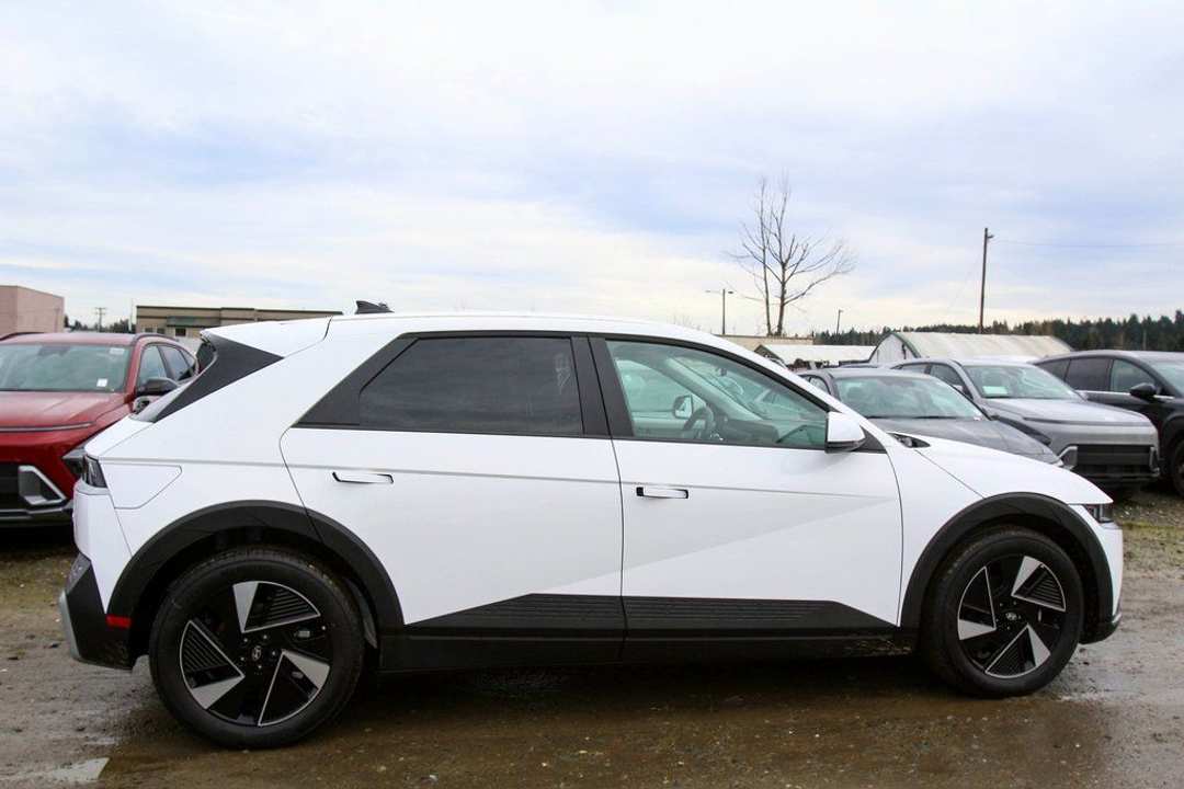 2026 Hyundai Ioniq 5 SEL - Image 3