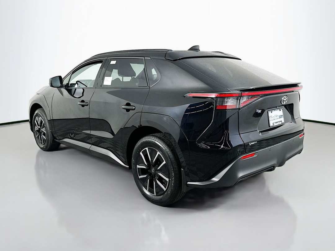 2026 Toyota Bz XLE Plus - Image 5