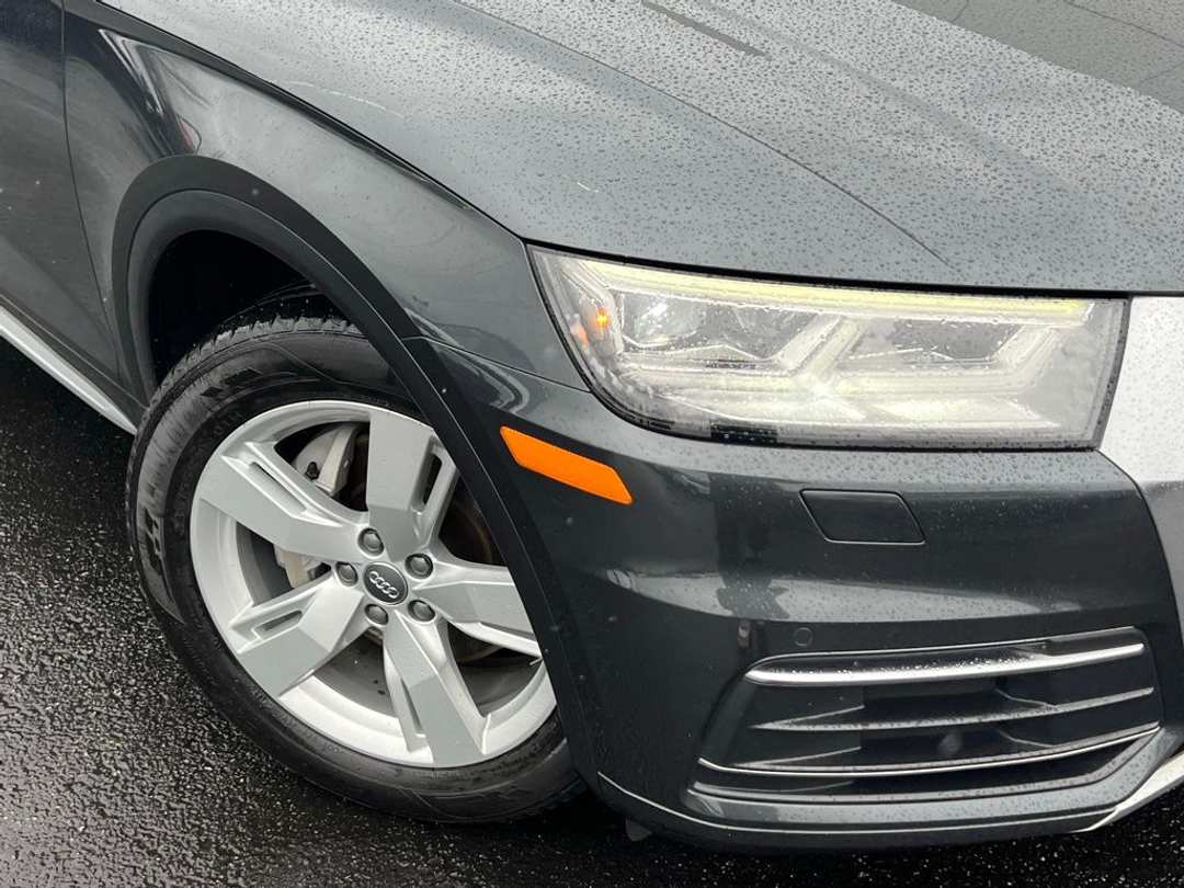 2019 Audi Q5 2.0T Premium Plus - Image 2