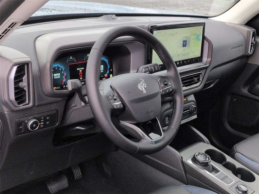 2025 Ford Bronco Sport Outer Banks - Image 12