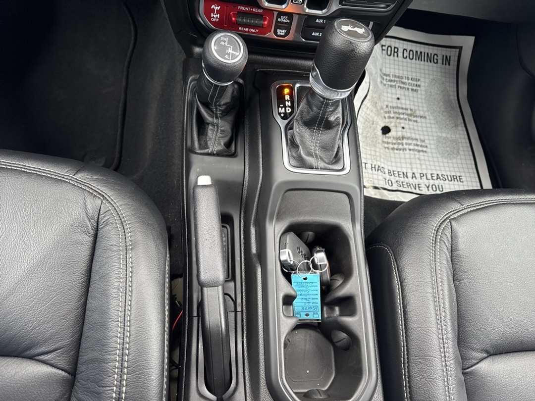 2025 Jeep Wrangler Rubicon - Image 26