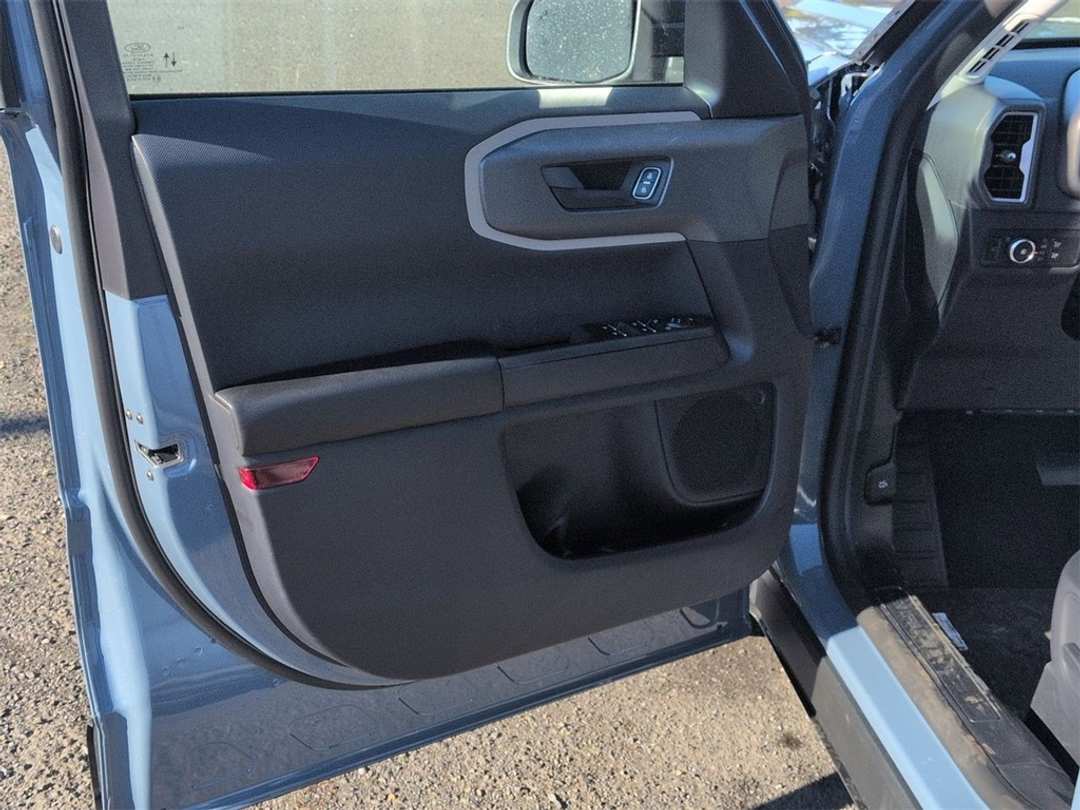 2025 Ford Bronco Sport Big Bend - Image 9