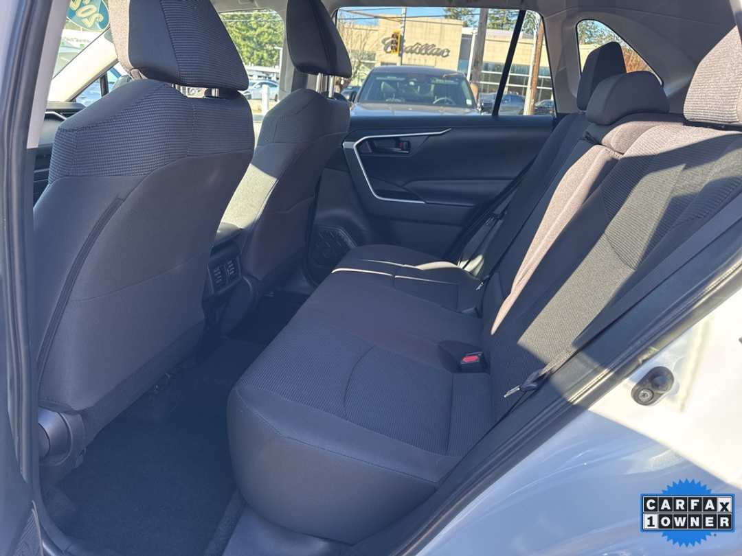 2024 Toyota Rav4 LE - Image 35