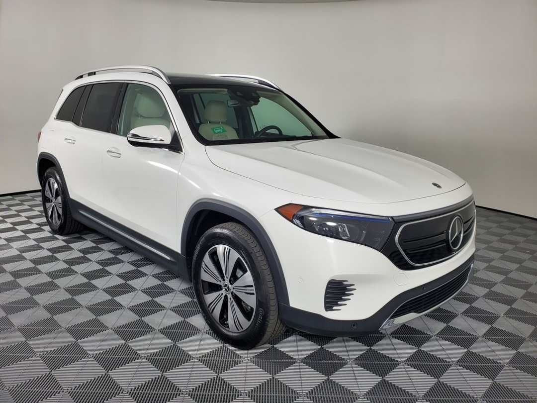 2023 Mercedes-Benz EQB 300 - Image 2