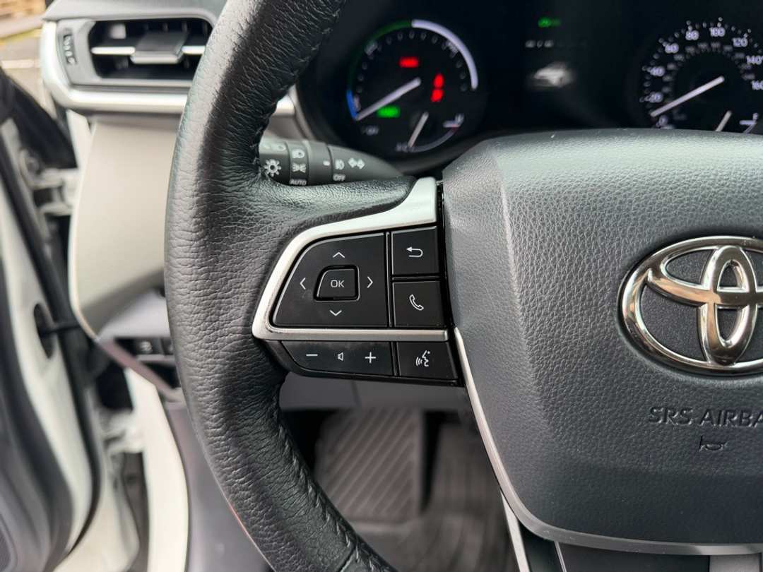2021 Toyota Sienna XLE - Image 17