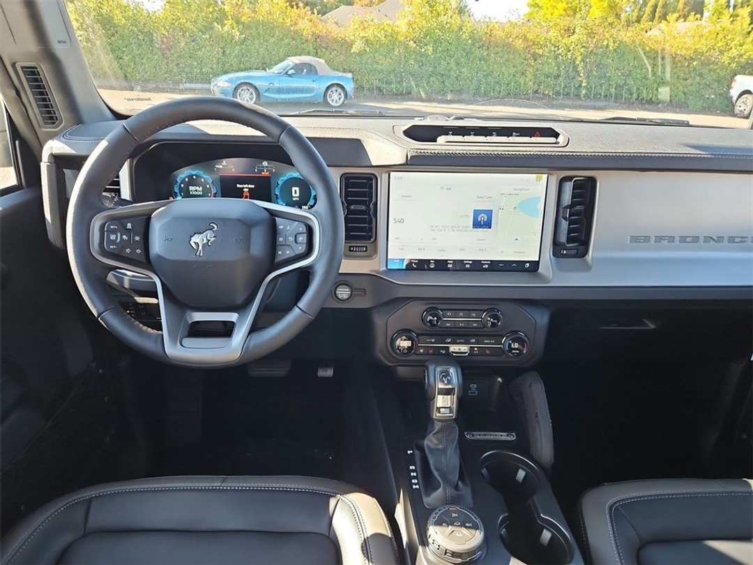 2025 Ford Bronco Outer Banks - Image 24