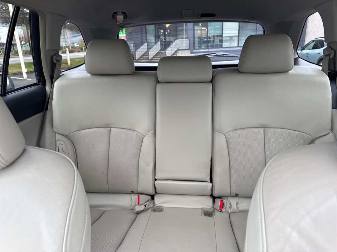 2014 Subaru Outback 3.6R - Image 30