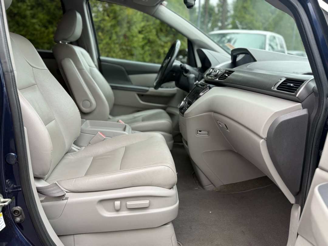 2015 Honda Odyssey EXL - Image 18