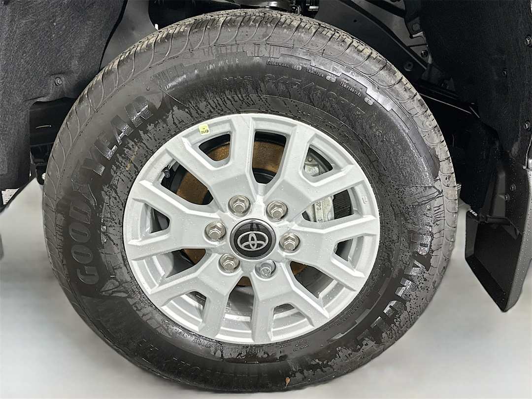 2025 Toyota Tacoma SR5 - Image 30