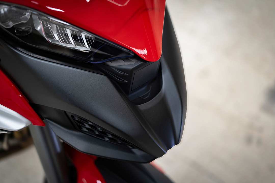 2024 Ducati Multistrada V4 S Travel & Radar Spoked Wheels - Image 2