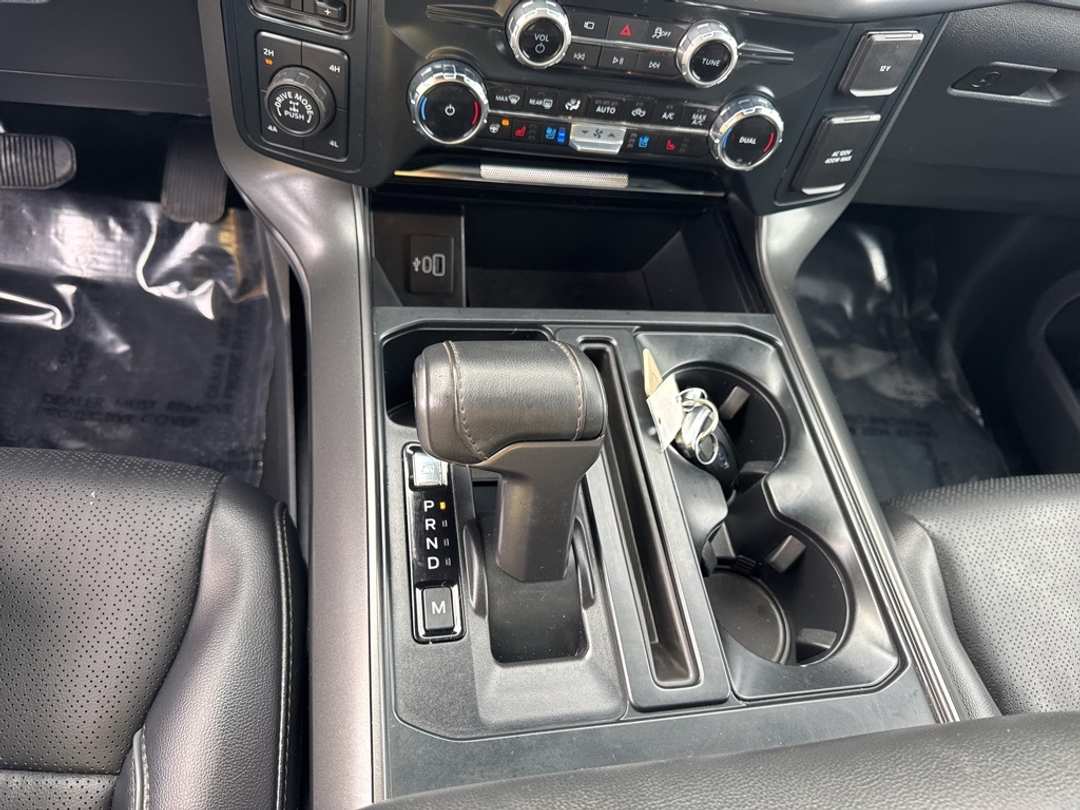 2025 Ford F-150 Lariat - Image 29