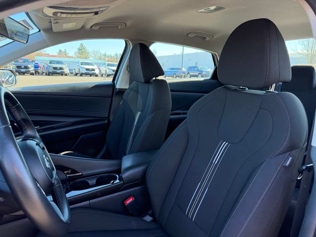 2023 Hyundai Elantra SEL - Image 17