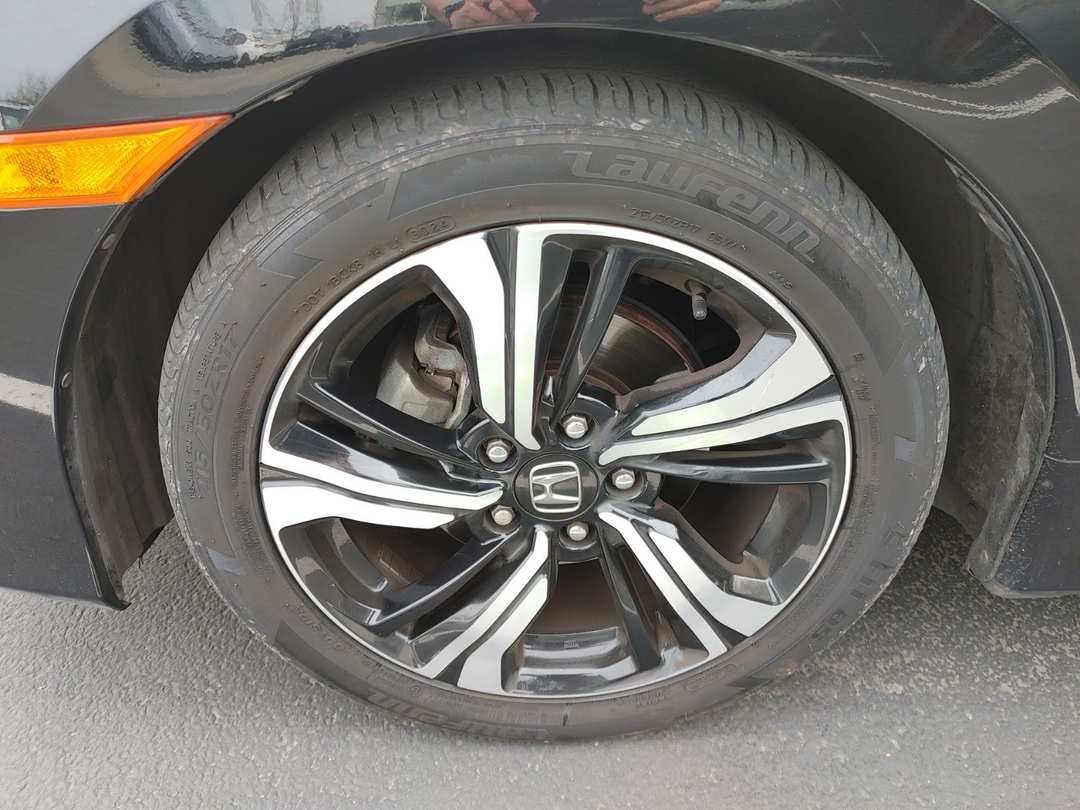 2016 Honda Civic Touring - Image 3