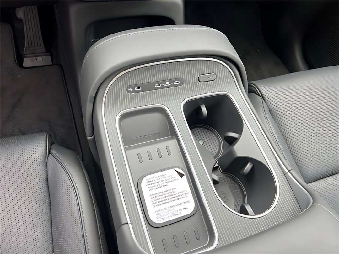 2026 Hyundai Palisade Calligraphy - Image 23