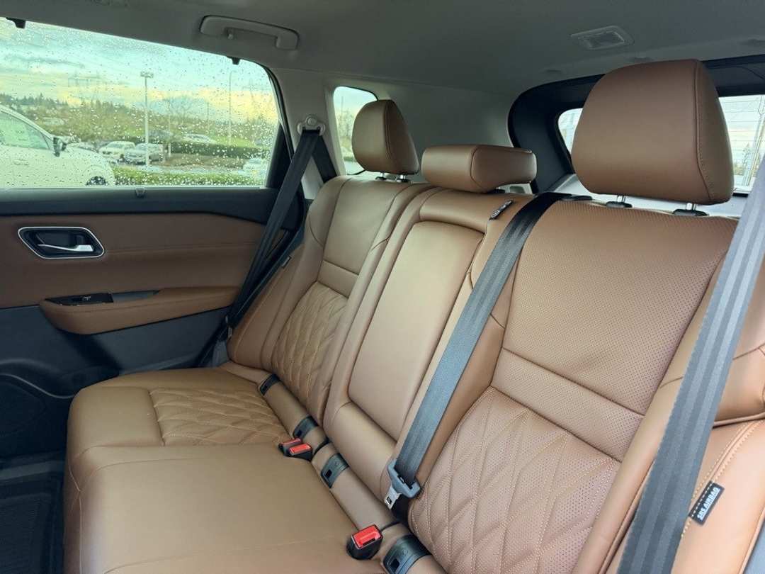 2026 Nissan Rogue Platinum - Image 31