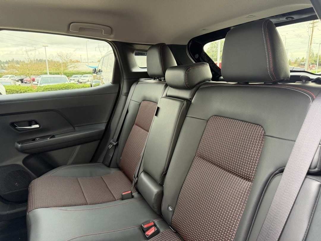 2026 Nissan Kicks SR - Image 32