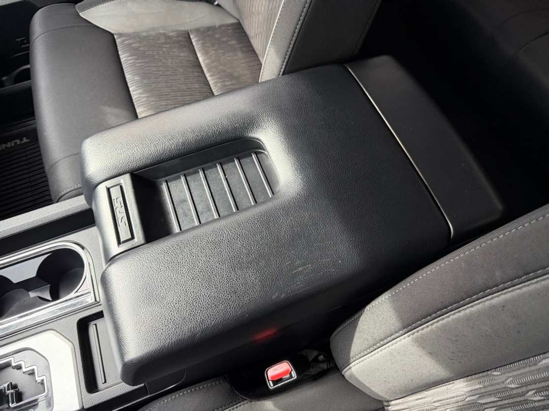 2018 Toyota Tundra SR5 - Image 25