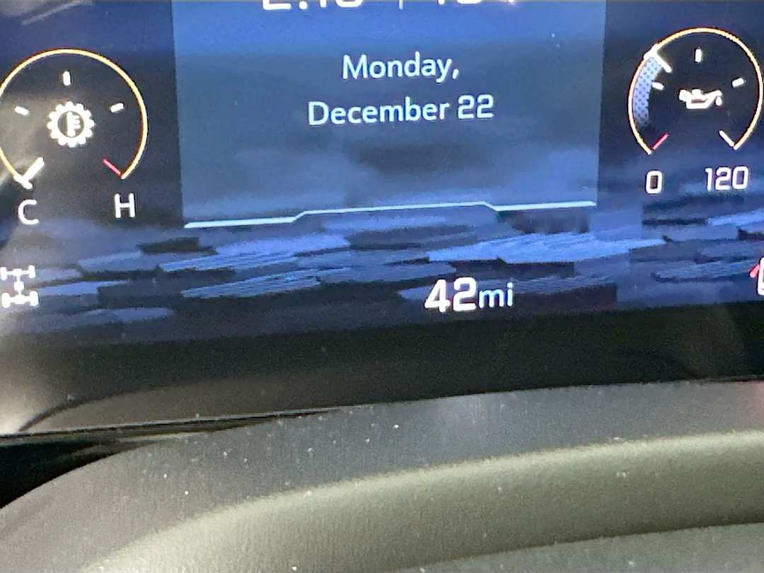 2025 Chevrolet Suburban LS - Image 12